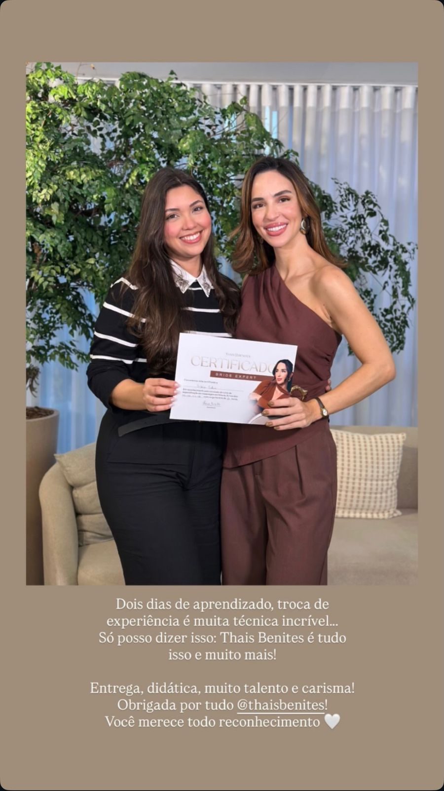 Aluna recebendo o certificado: “Dois dias de aprendizado, troca de experiência e muita técnica incrível. Entrega, didática, muito talento e carisma.”
